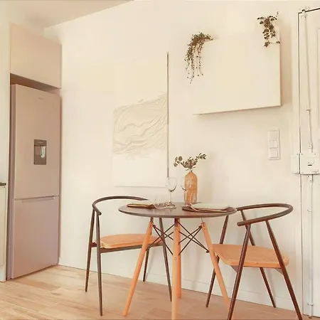 Cozy Apartment With Private Courtyard Barcarena Exterior photo