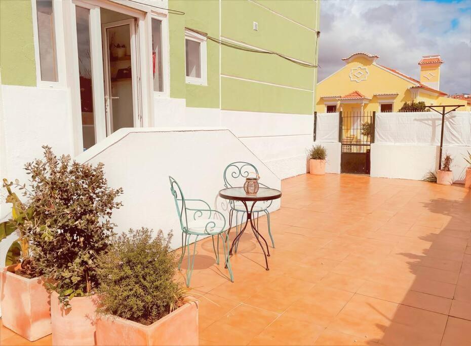 Cozy With Private Courtyard * Barcarena